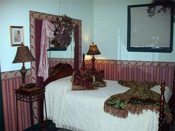 The Historic Brook Forest Inn Evergreen Buitenkant foto