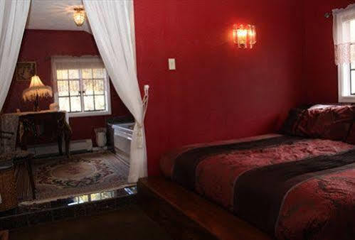The Historic Brook Forest Inn Evergreen Buitenkant foto